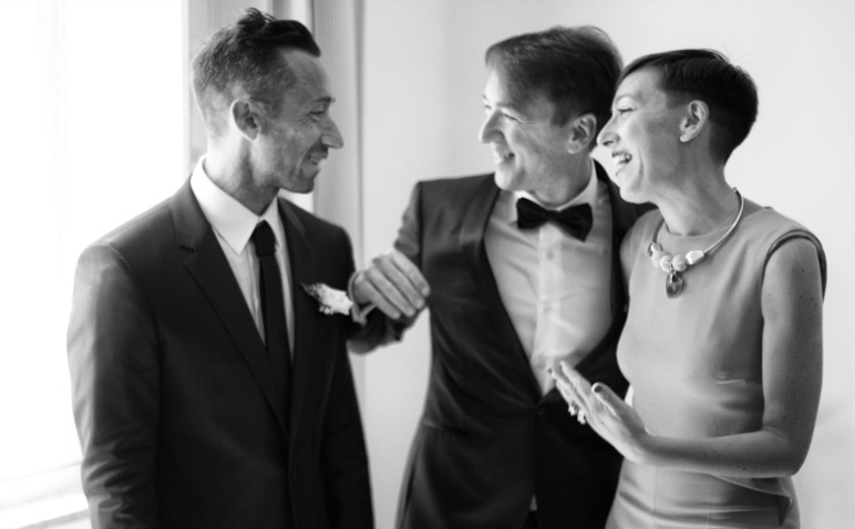 Idee originali per le foto del tuo matrimonio: backstage di sposo e sposa